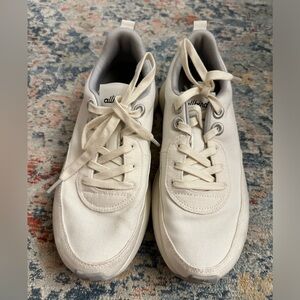 Women’s Allbirds couriers